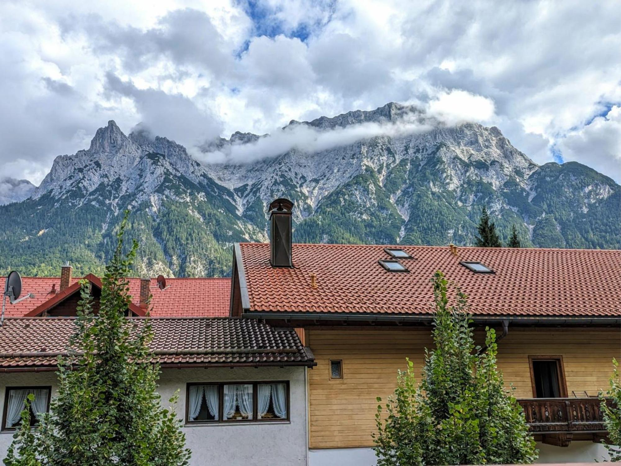 Karwendelsuite - 5 Sterne Mit Bestem Bergblick, Zentrumsnah & Ruhig Gelegen, Familienfreundlich Apartamento *